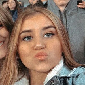 Meet your Posher, Ava